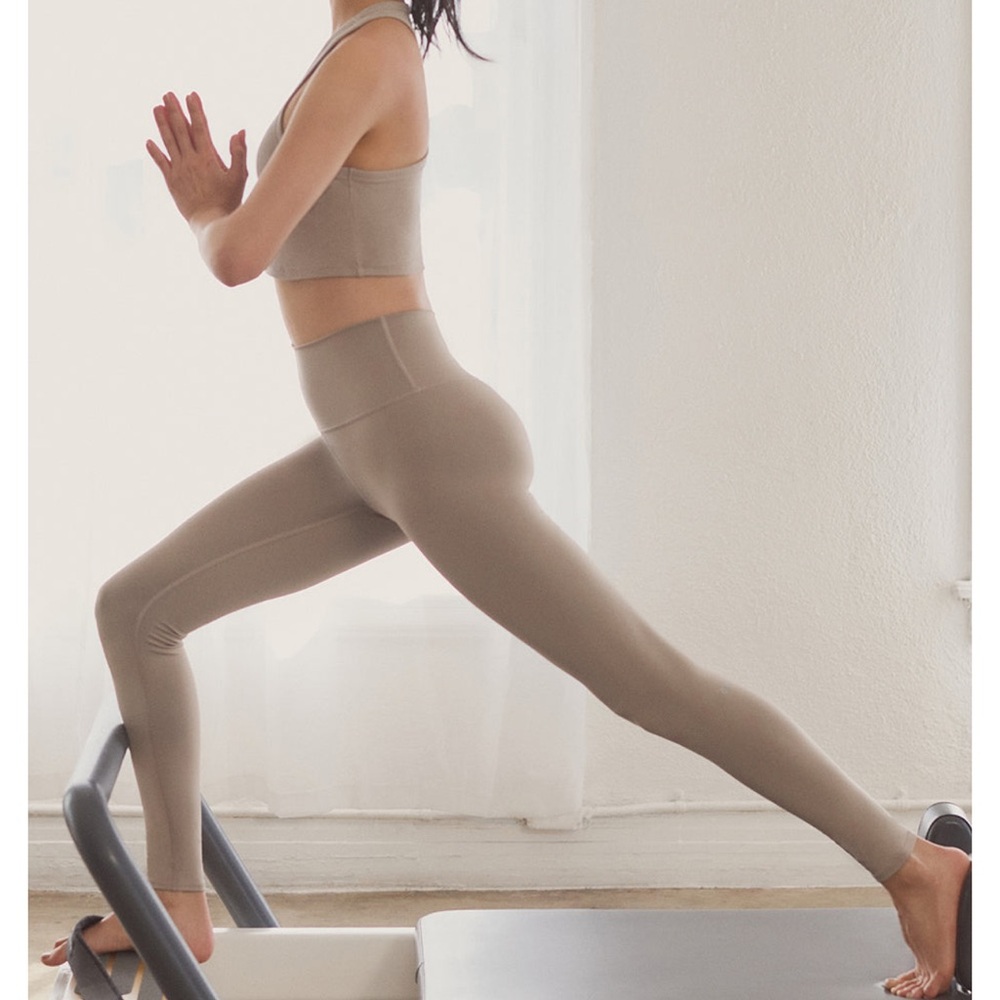 ALO Yoga 7/8 High-Waist Airlift Legging - Gravel